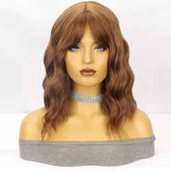 Peluca ondulada Bob con flequillo: peluca rubia ombre para mujeres con cabello medio, aspecto rizado ondulado sintético natural