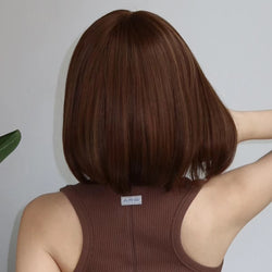 Peluca Bob marrón miel hasta los hombros con flequillo de aire - Cabello de fibra resistente al calor para mujeres